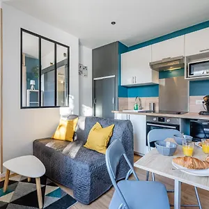 Studio Climatisé, Proche Des Commodités, Au Calme. Appartement